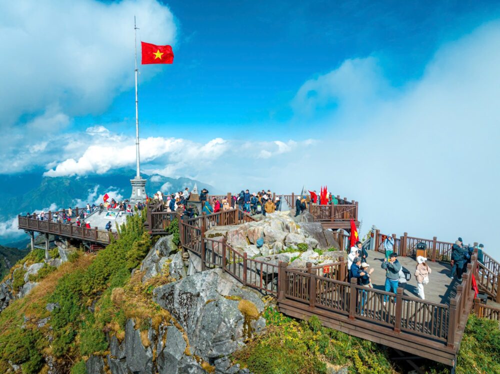 fansipan-173192405921596420153-1731979103339-17319791038601349225292 Sapa trekking guide
